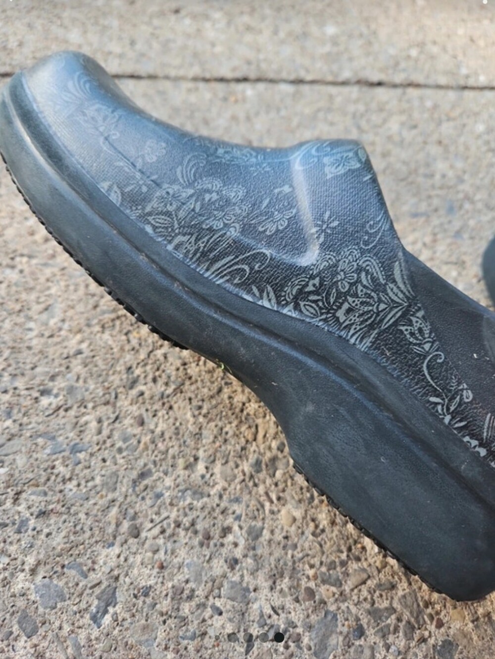 Crocs Women's Neria Pro II Graphic Work Clogs – Black/Gray Floral (Size 9, EU 39 - Picture 6 of 6